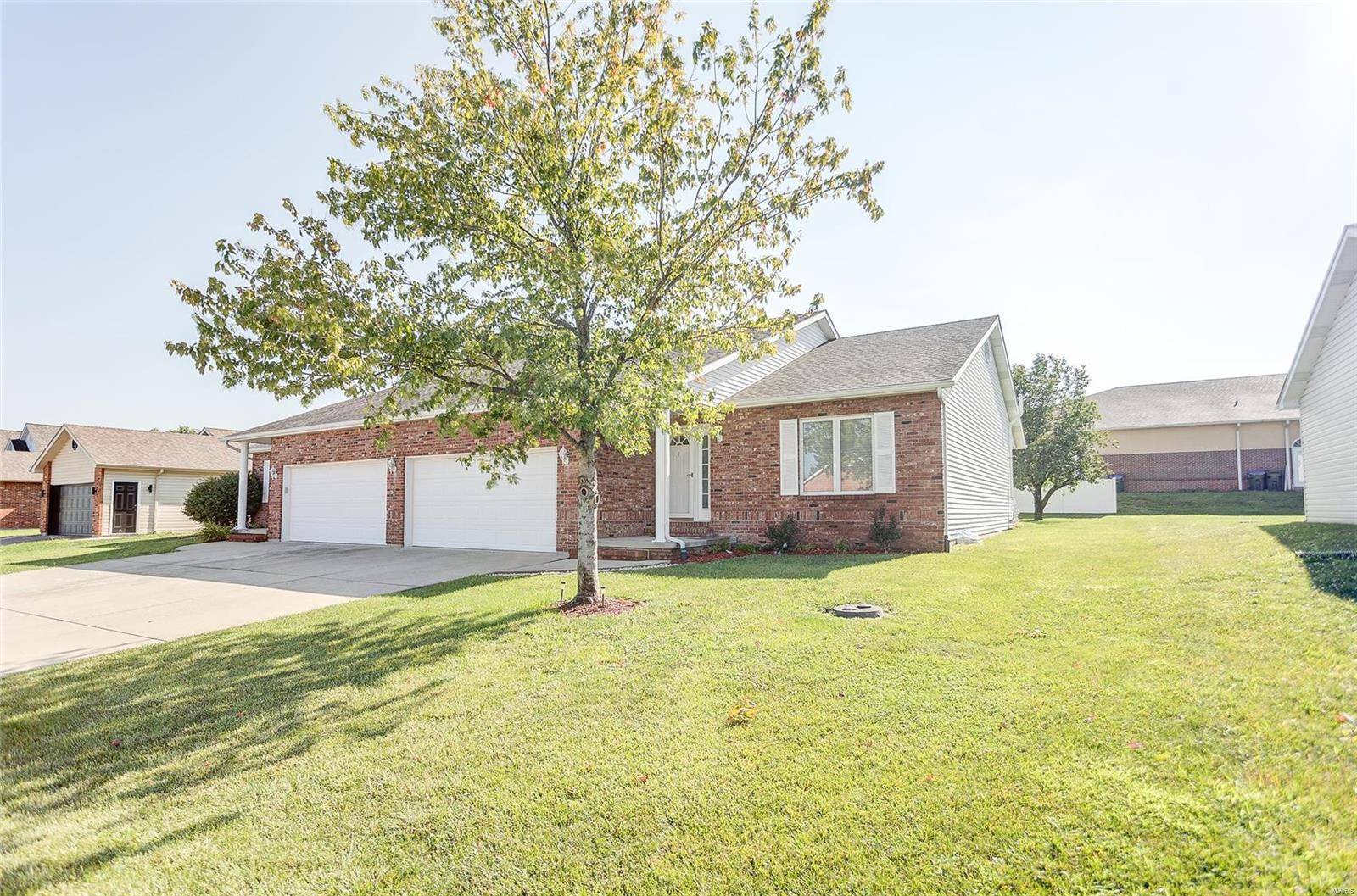 Waterloo, IL 62298,1318 Rachael LN