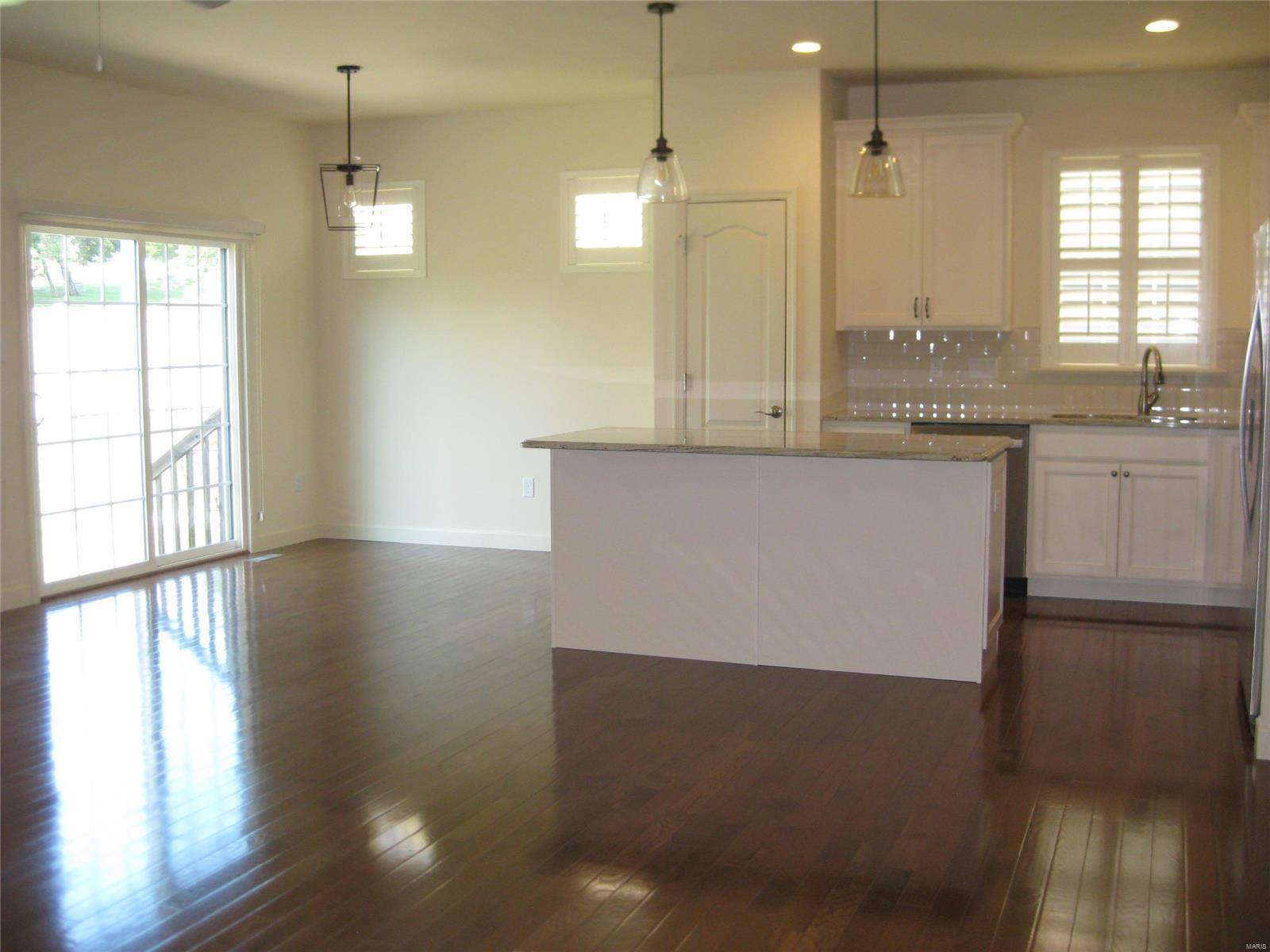 St Louis, MO 63123,6180 Mackenzie Valley CT