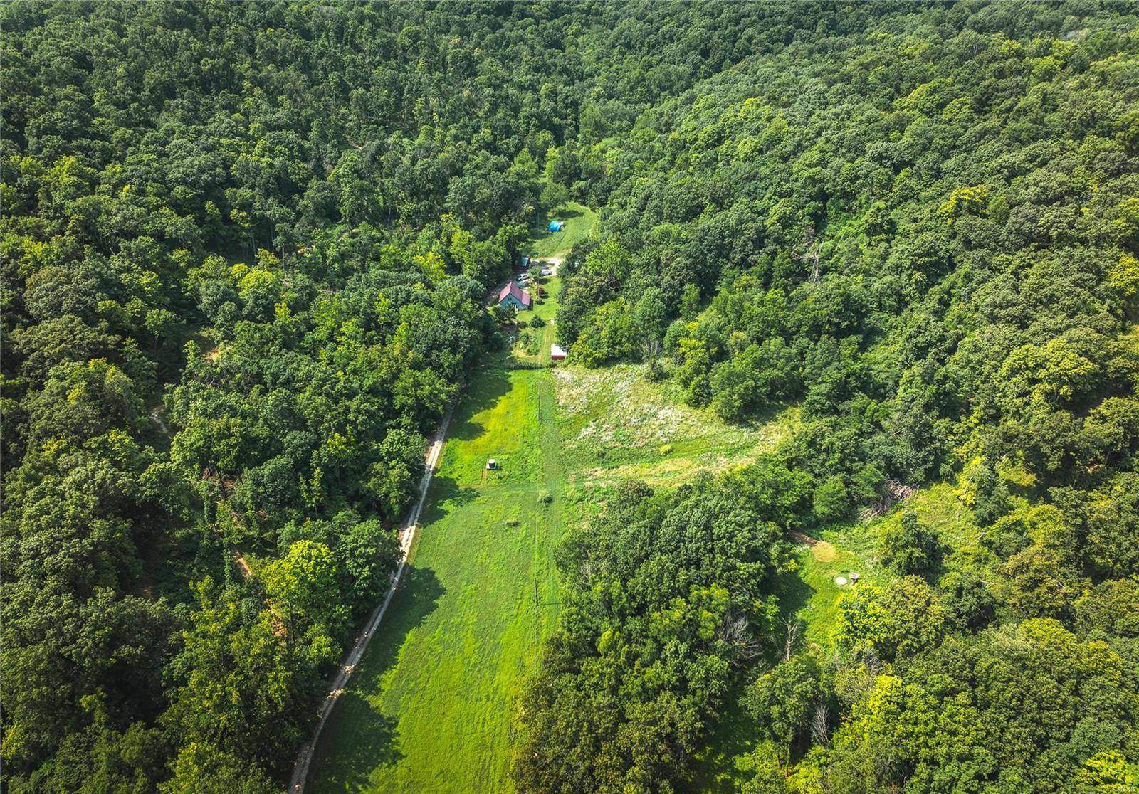 Hardin, IL 62042,1213 Poor Farm Hollow