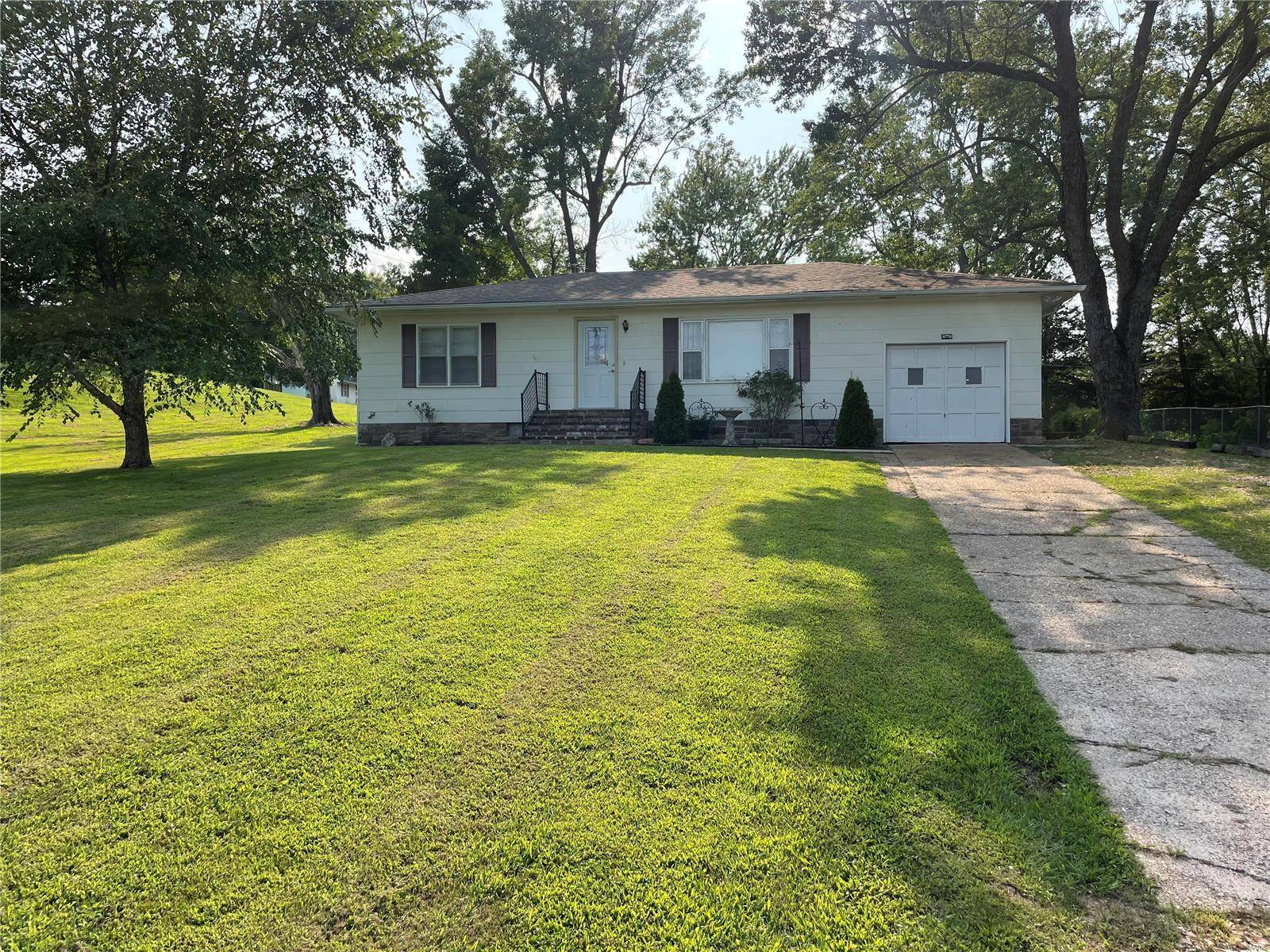 Gerald, MO 63037,665 BERNHARDT AVE S