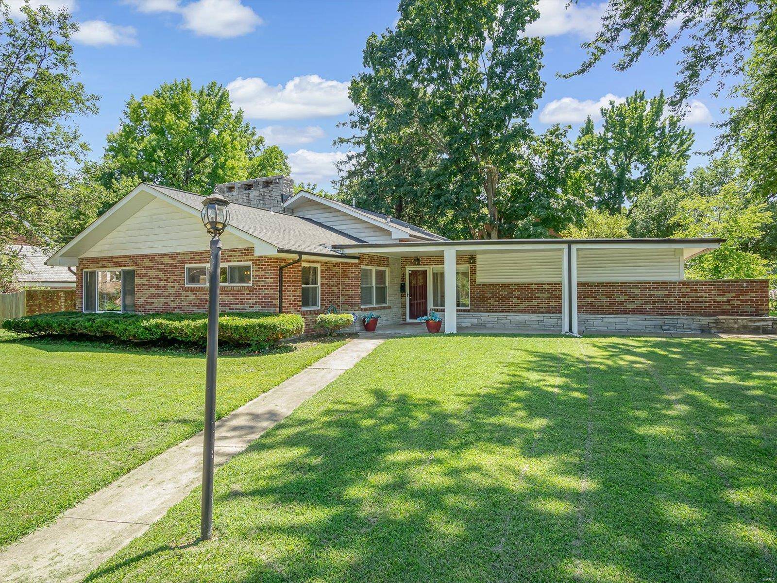 Belleview, IL 62223,32 Oak Knoll PL