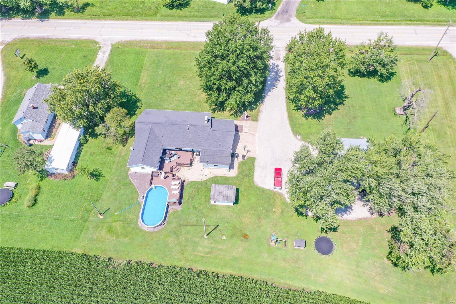 Brownstown, IL 62418,322 E CUMBERLAND ROAD