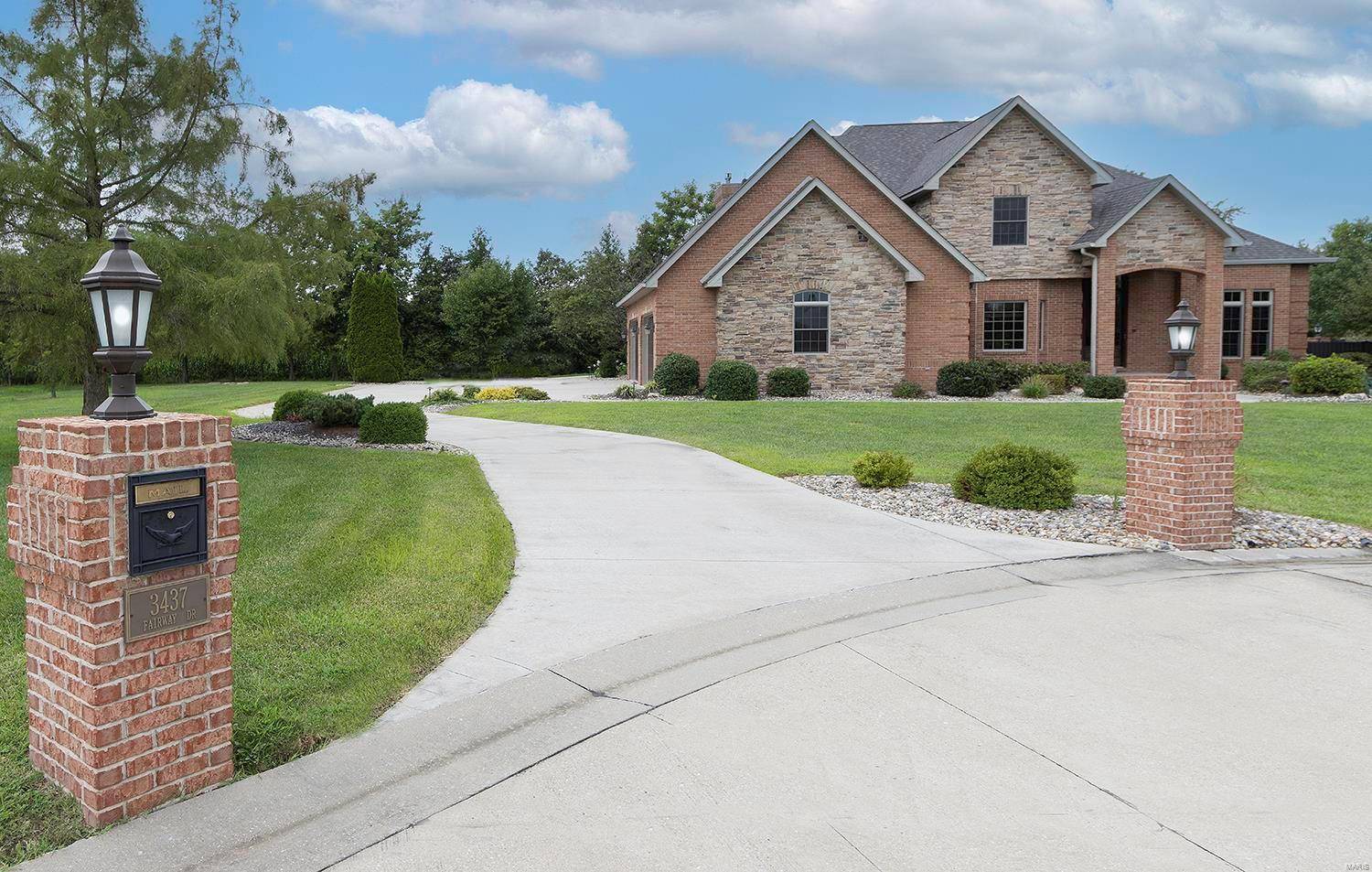 Highland, IL 62249,3437 Fairway DR