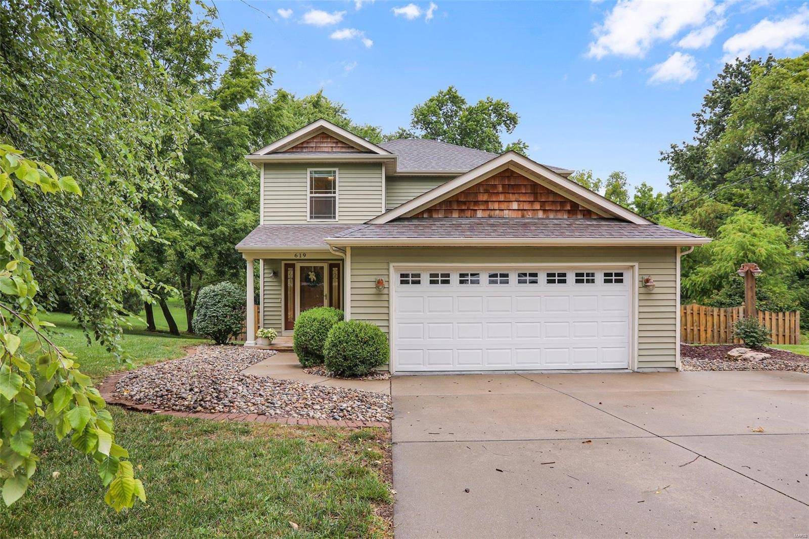 Edwardsville, IL 62025,619 Dewey AVE