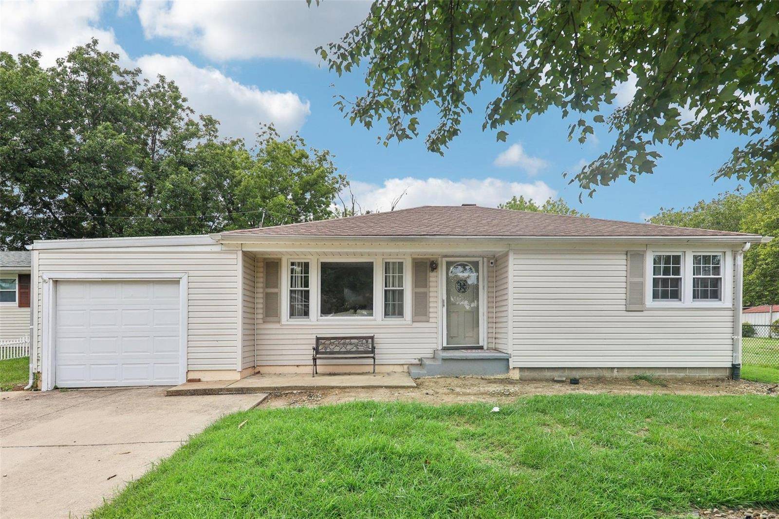 Highland, IL 62249,712 Sycamore ST