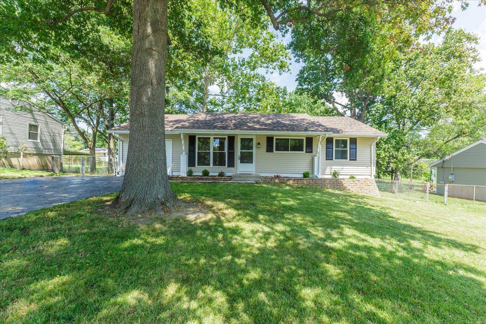 Ballwin, MO 63011,1113 Dauphine LN