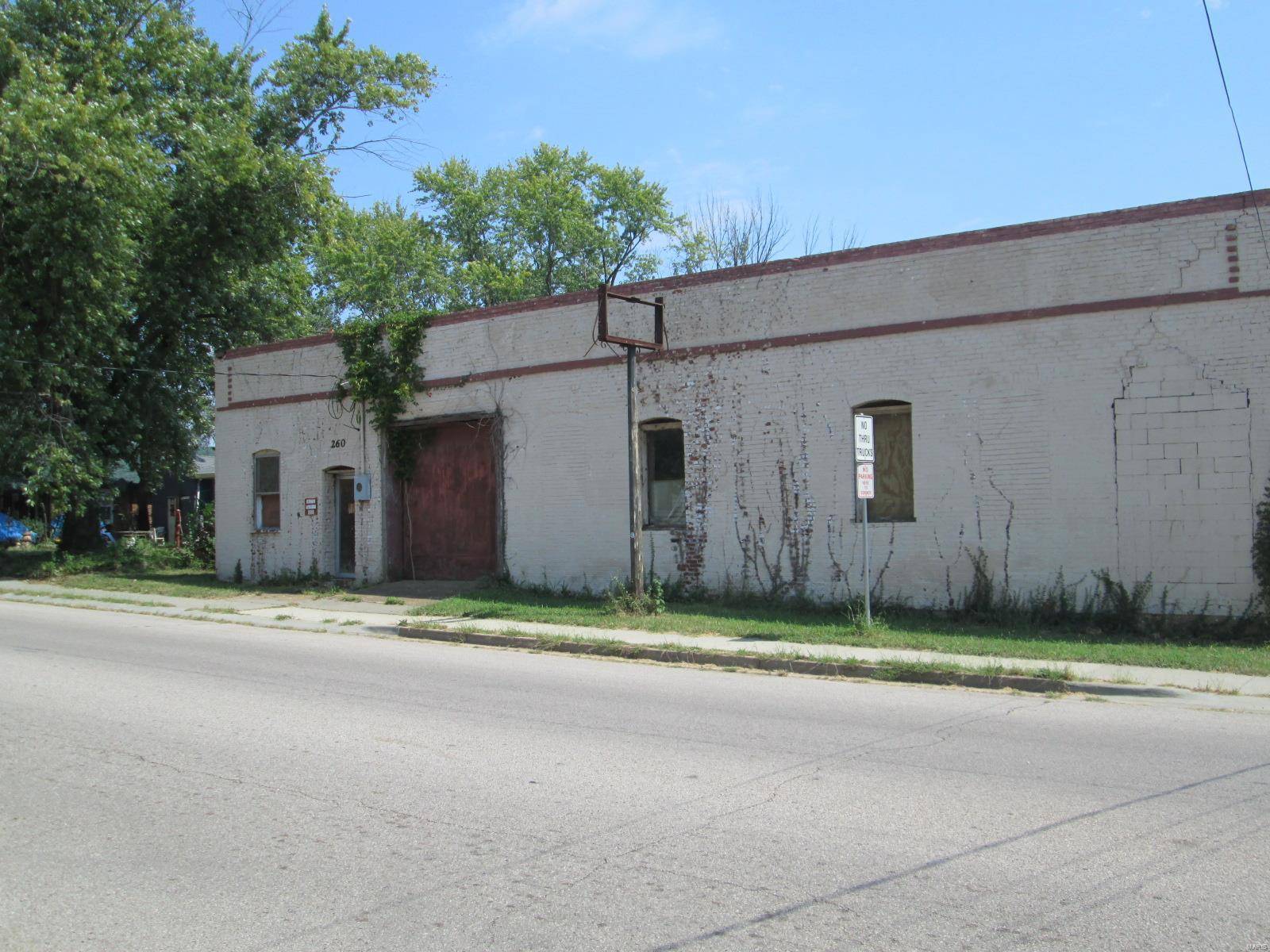 St Clair, MO 63077,260 N Main ST