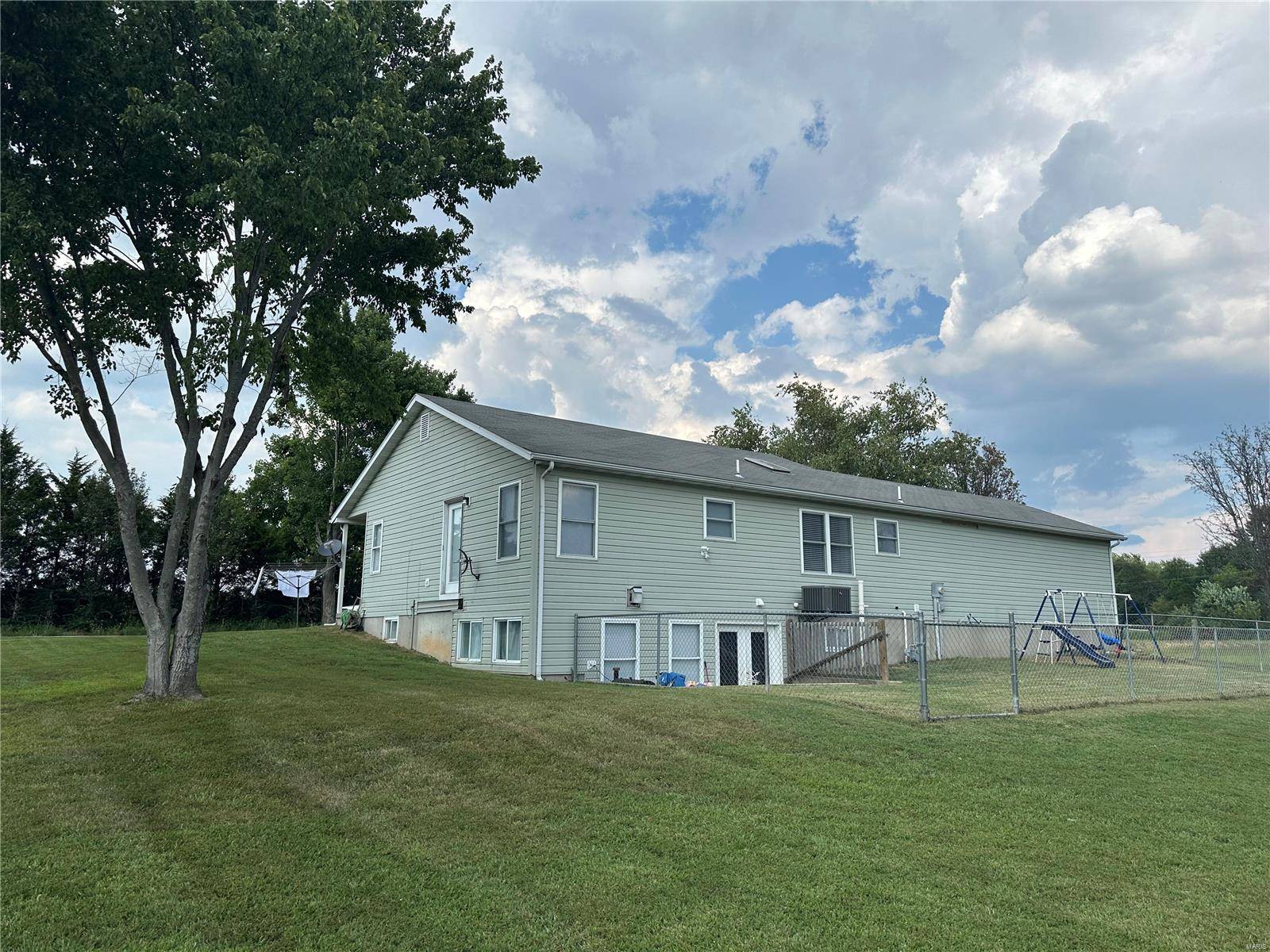 Owensville, MO 65066,102 W Fairway AVE