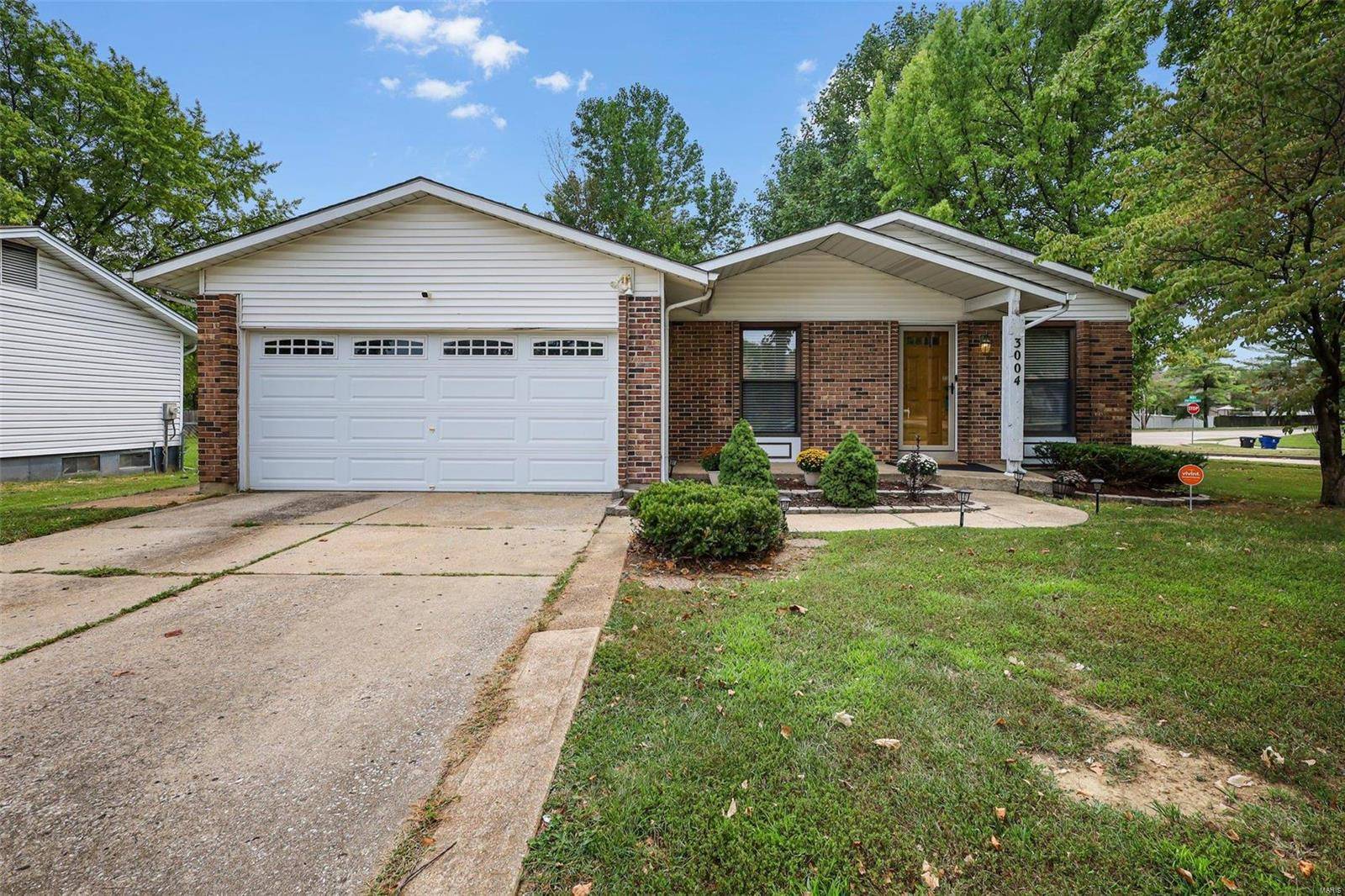 Florissant, MO 63031,3004 Mediterranean DR
