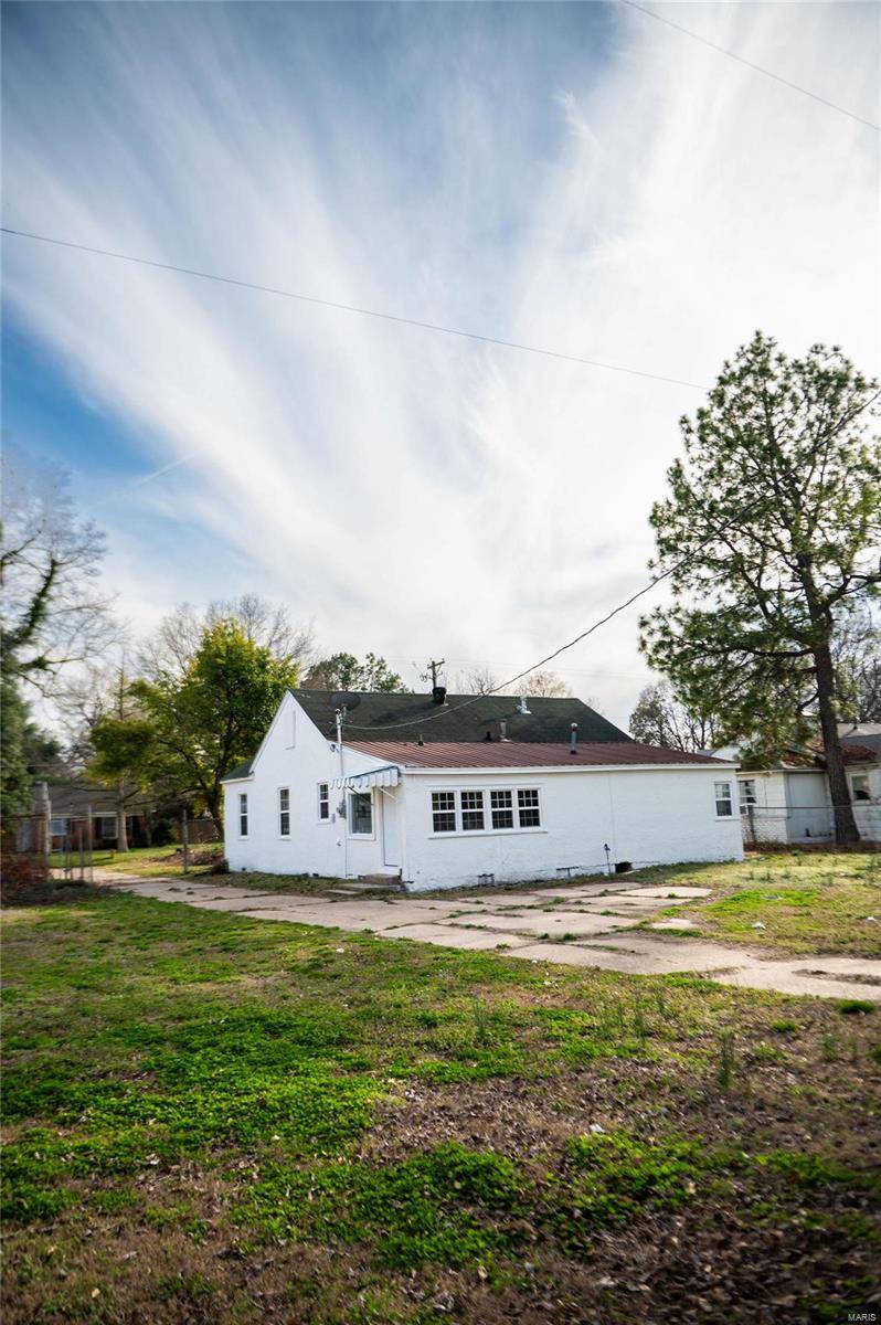 Kennett, MO 63857,804 W Clipper ST