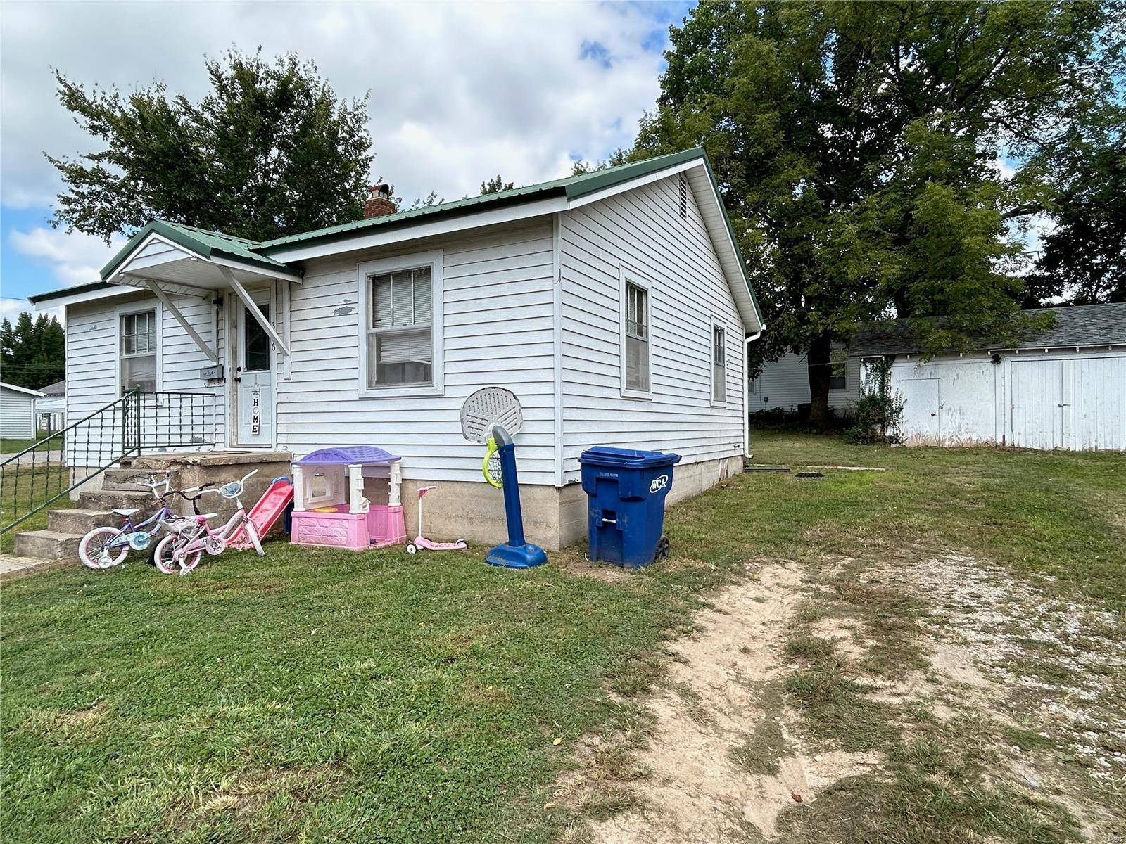 Salem, MO 65560,306 W Hunt ST