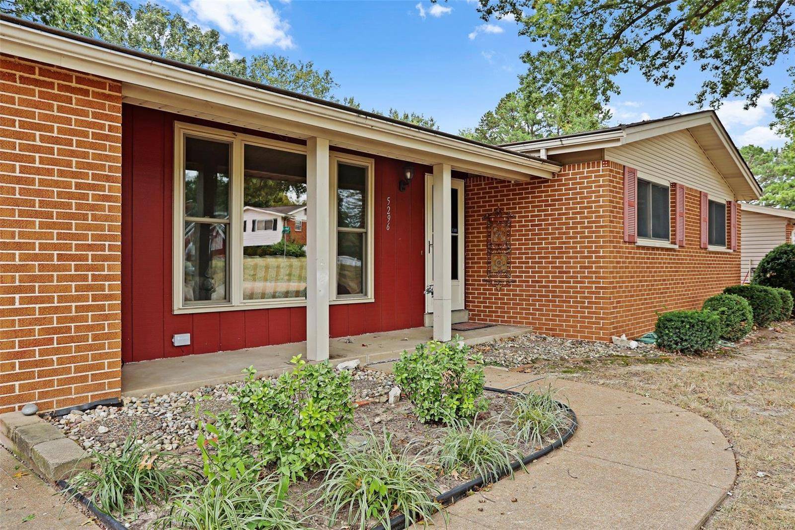 St Louis, MO 63128,5296 Faro DR
