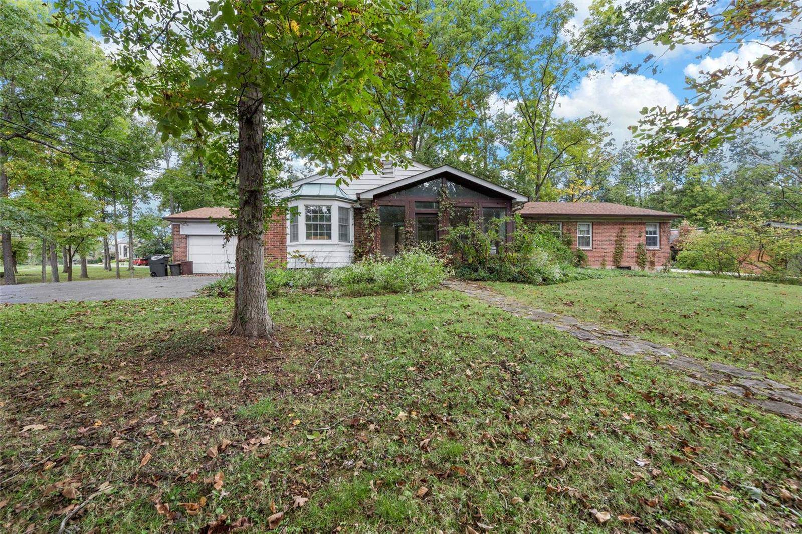 St Louis, MO 63131,122 Frontenac Forest St.