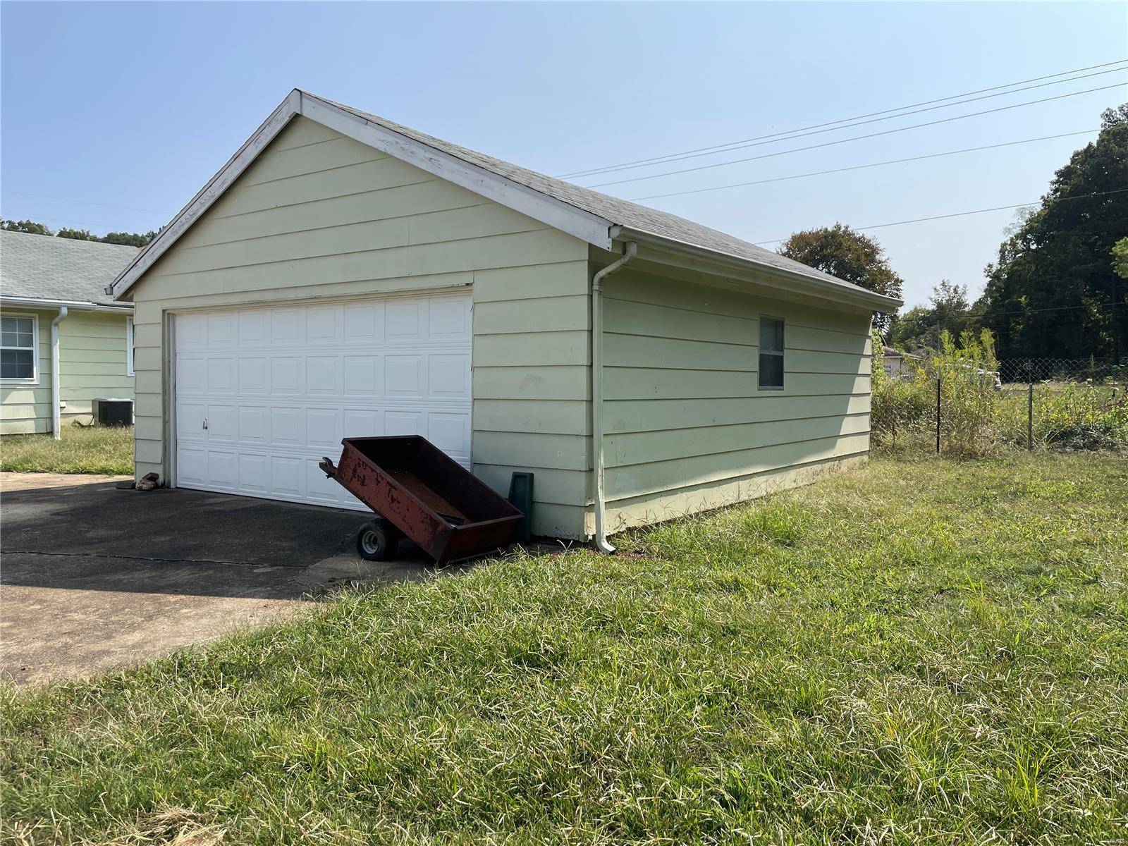 Piedmont, MO 63957,637 E. Daniels St.