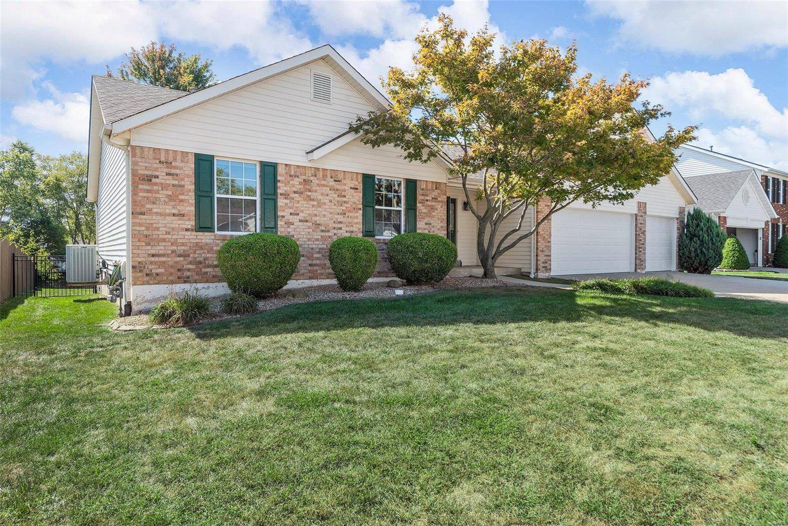 St Charles, MO 63301,16 Kelso DR