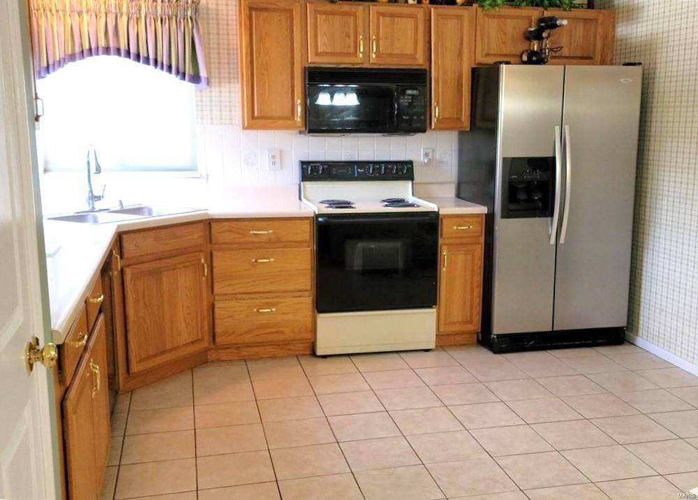 Arnold, MO 63010,1899 Fox Pointe DR