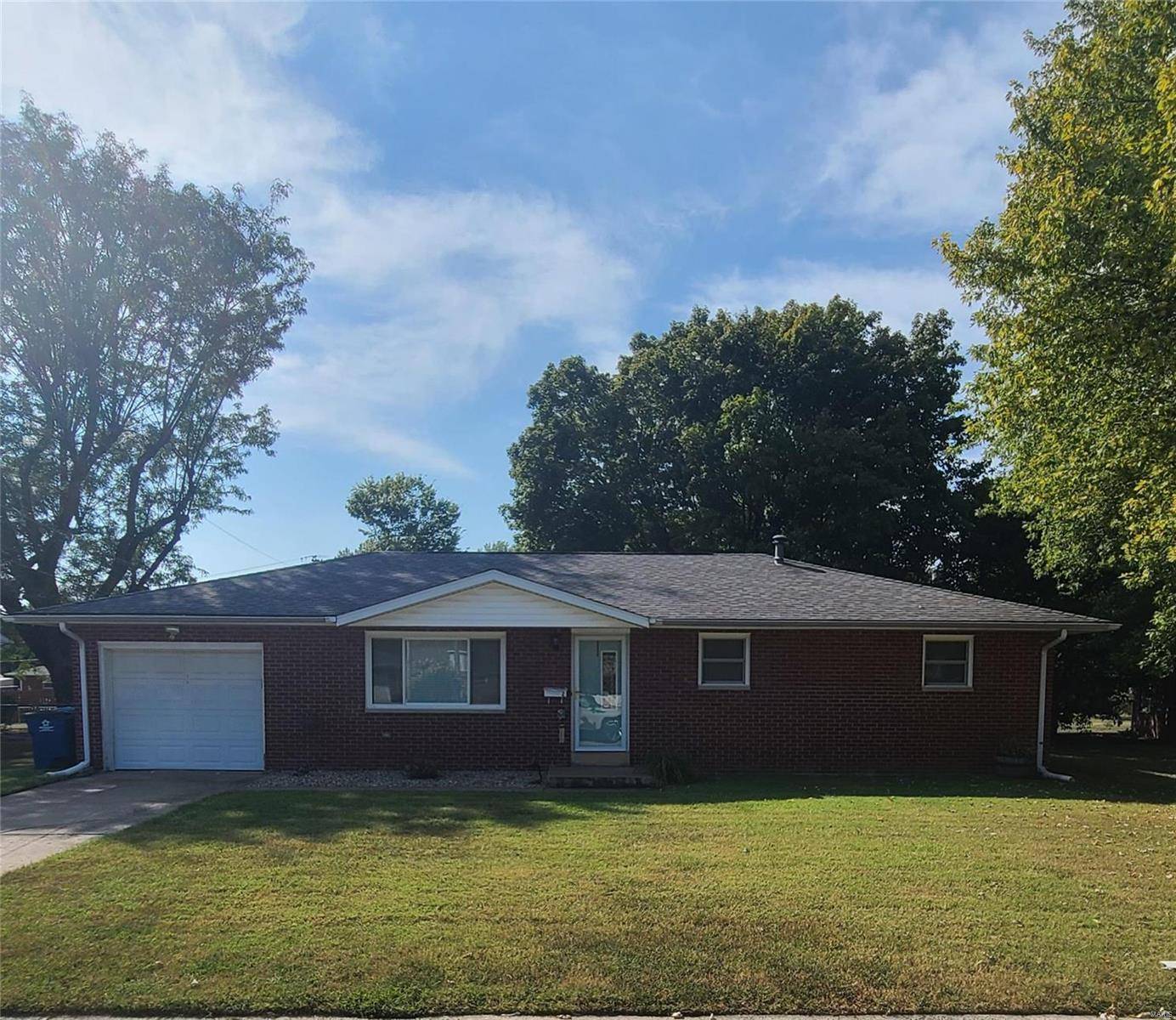 Granite City, IL 62040,2 Robin Ct.