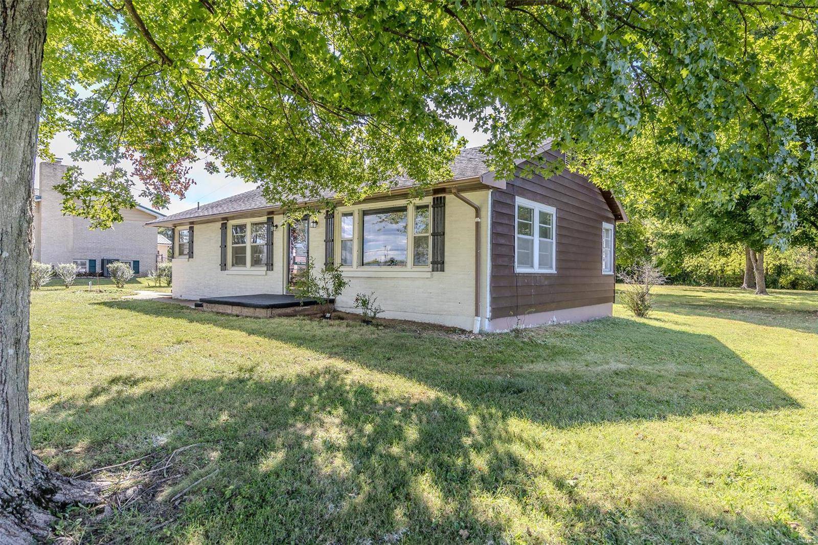 Lebanon, MO 65536,925 Lynn