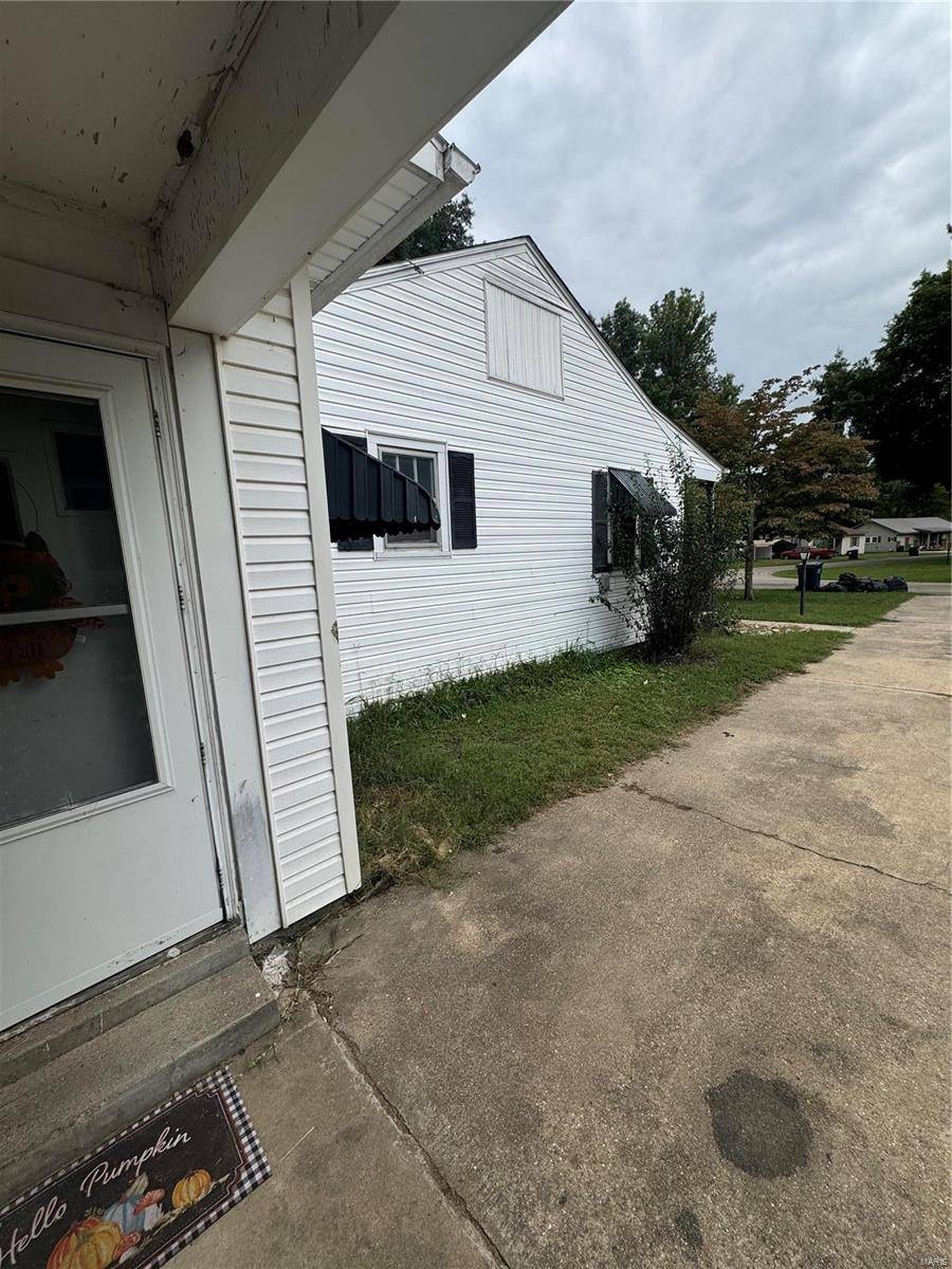 Kennett, MO 63857,416 N Baker