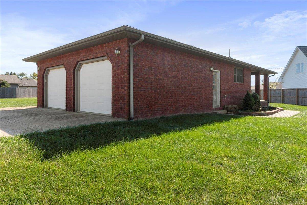 Mountain Grove, MO 65711,1603 M- DAVIS CIRCLE