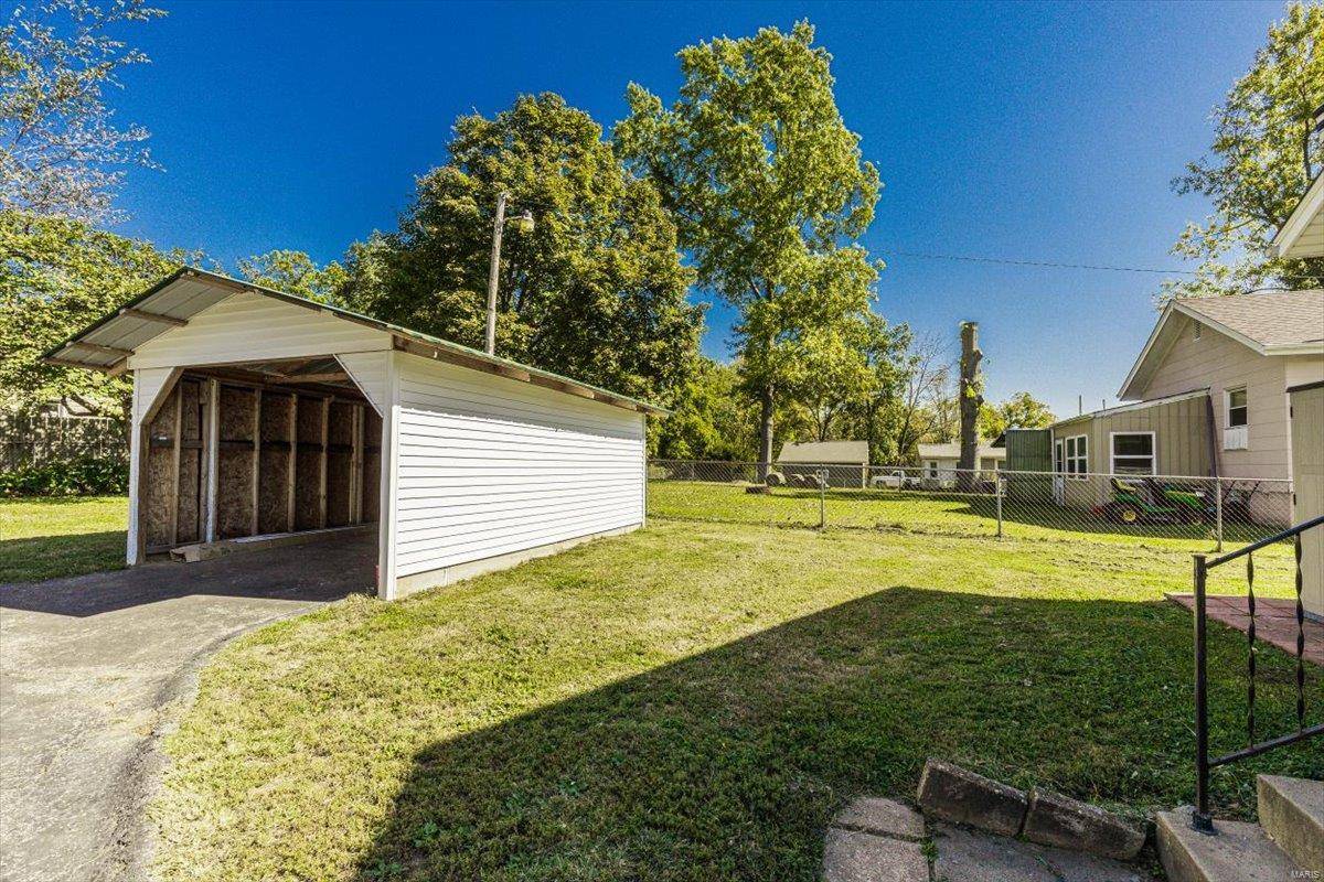 St Louis, MO 63114,10537 Thorpe AVE