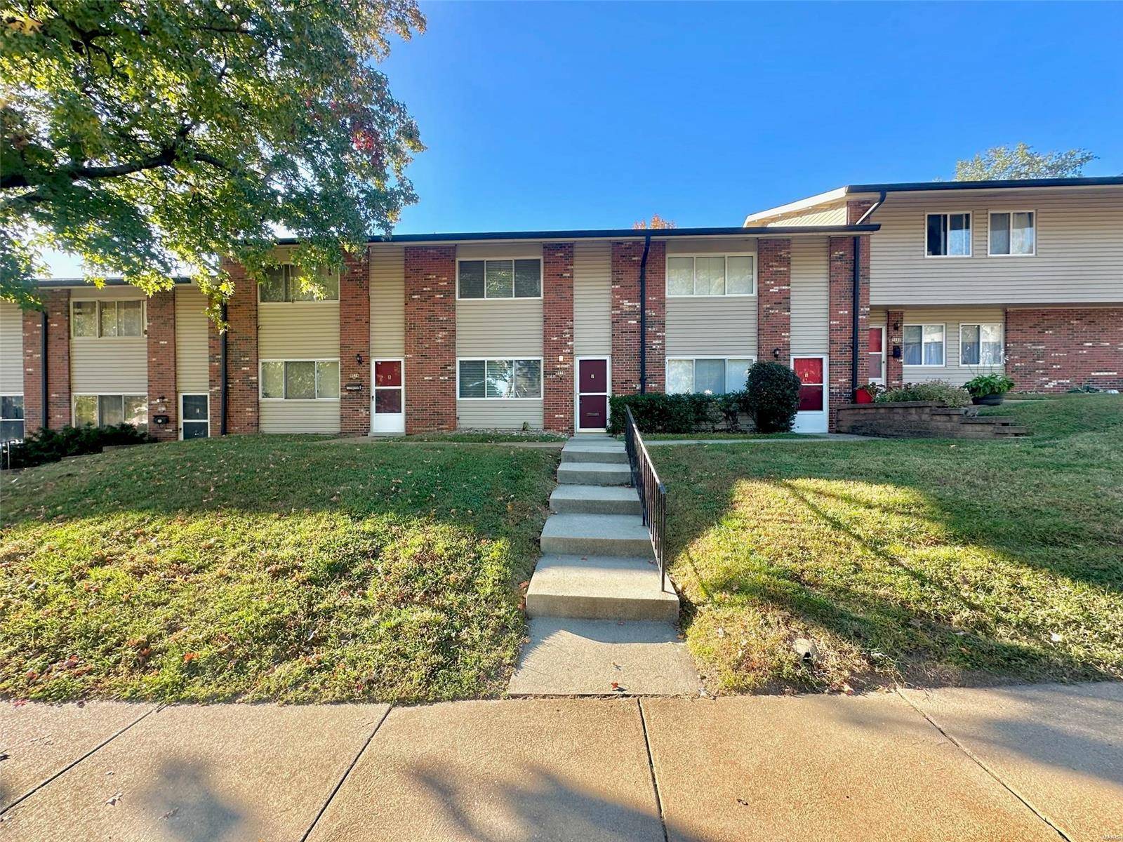 St Louis, MO 63123,9076 Villaridge CT