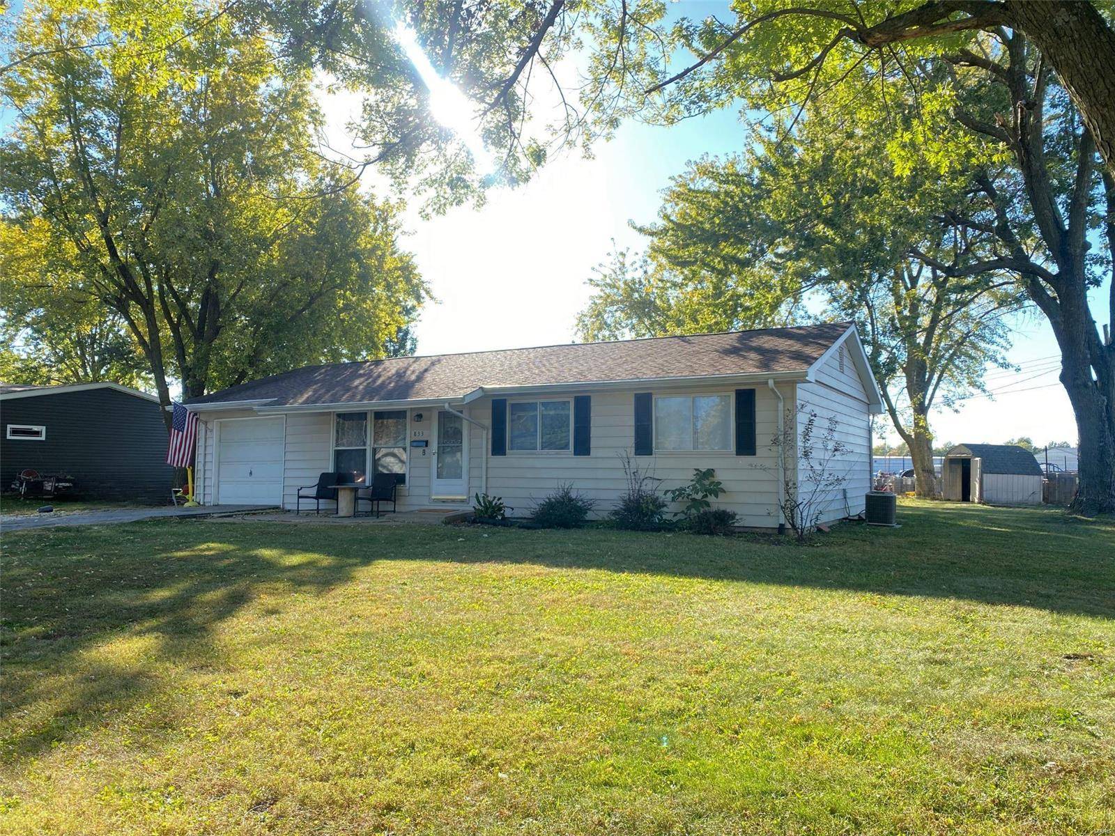 Montgomery City, MO 63361,833 Locust ST