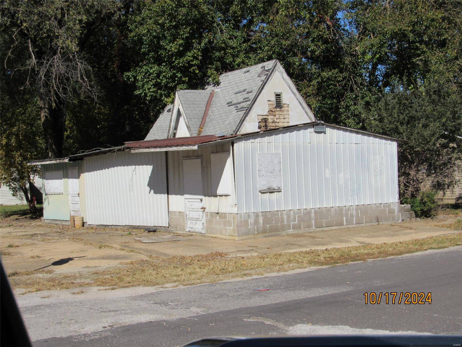 Louisiana, MO 63353,413 N 7th ST