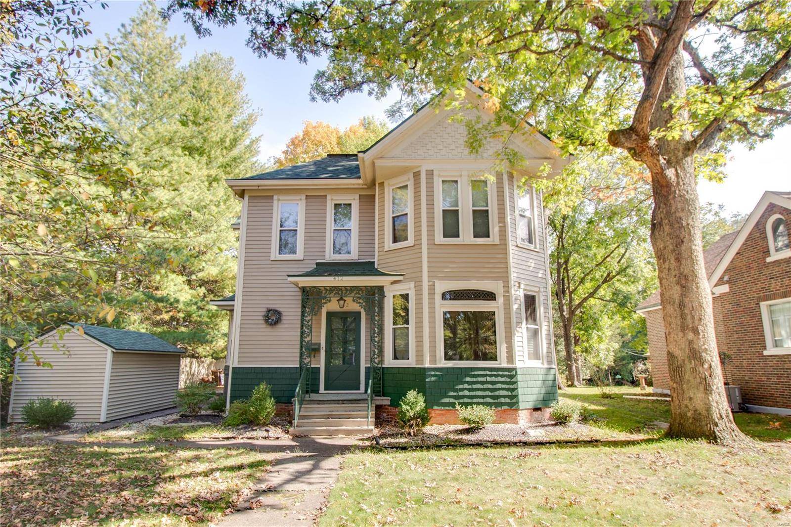 Edwardsville, IL 62025,412 W 4th ST