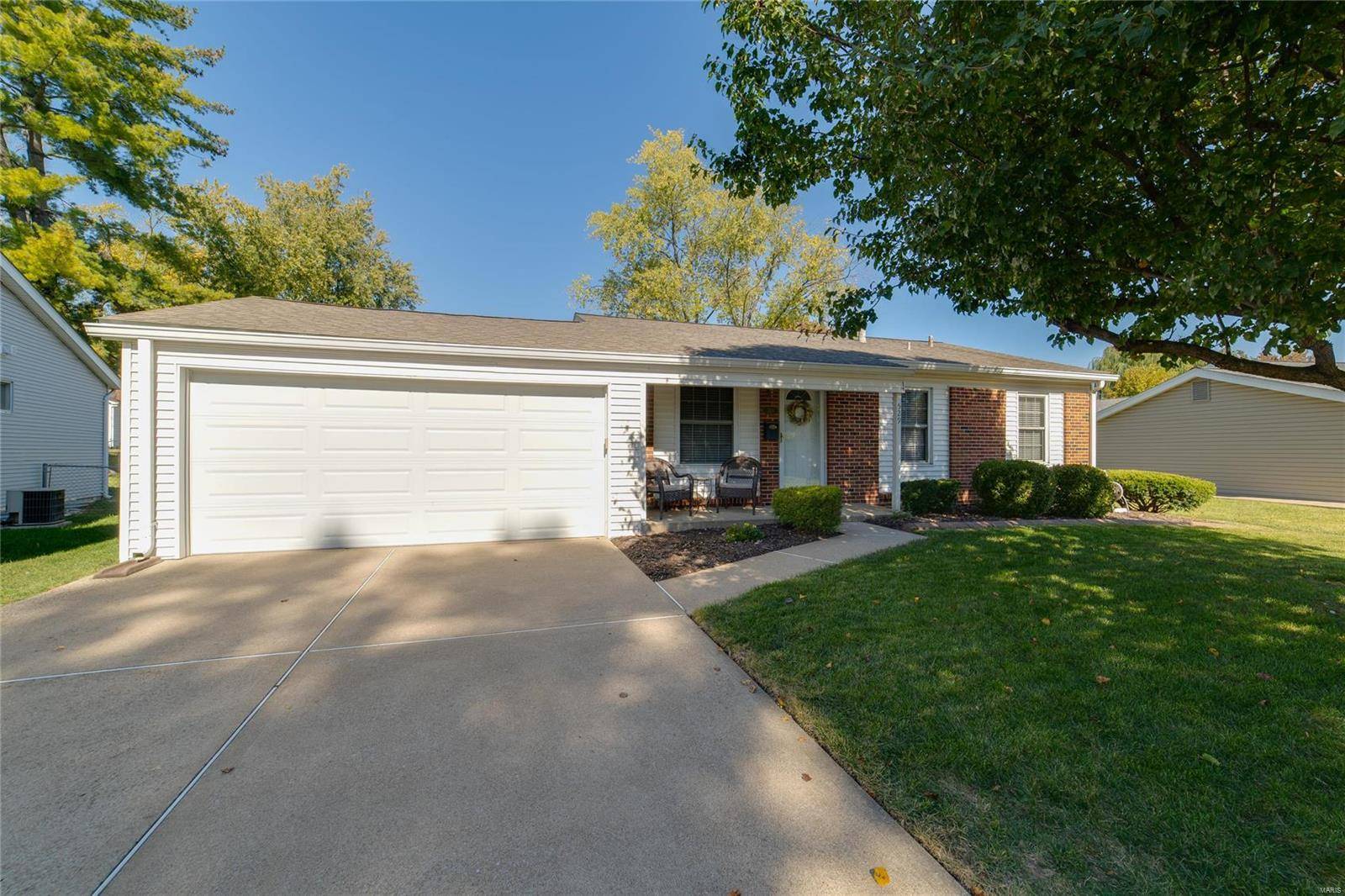 Hazelwood, MO 63042,529 Foxtrail DR