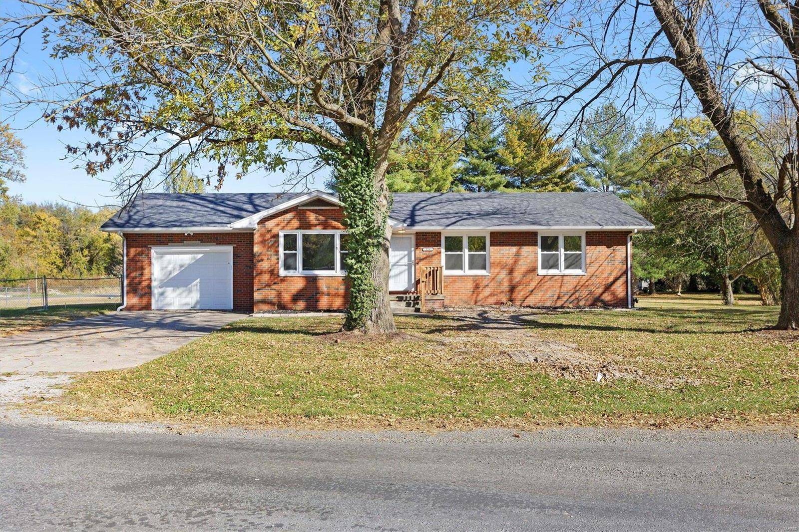 Livingston, IL 62058,336 Mullen ST