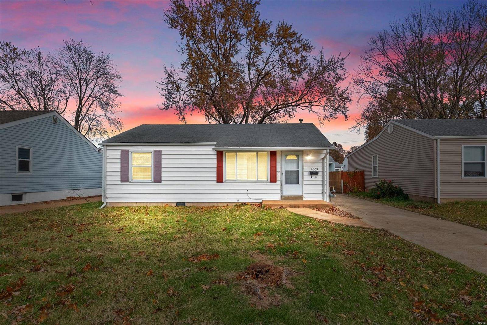 St Louis, MO 63114,9609 Echo LN