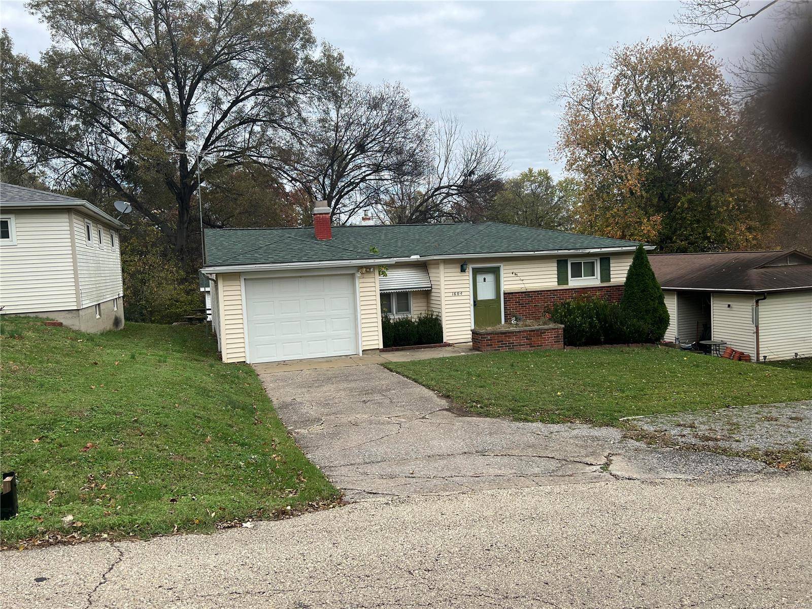 Cape Girardeau, MO 63701,1604 Mississippi ST