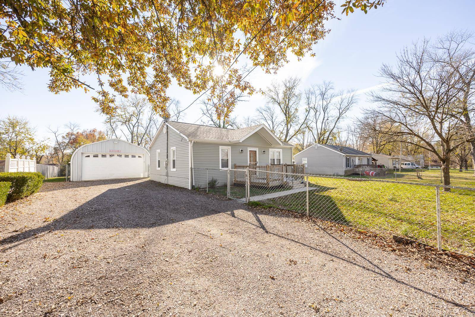 Belleville, IL 62223,524 Pembroke DR