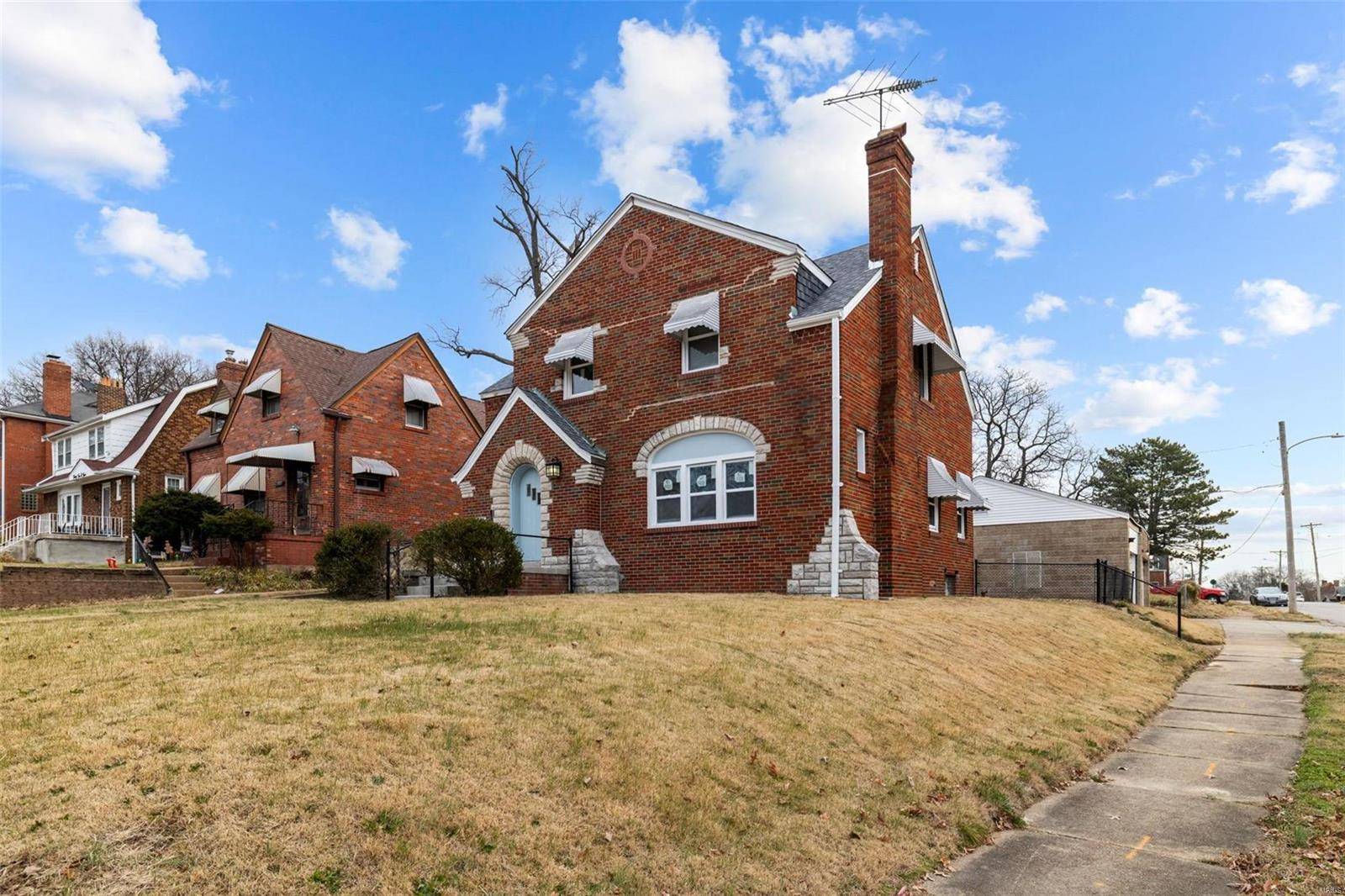 St Louis, MO 63121,3500 Manola AVE