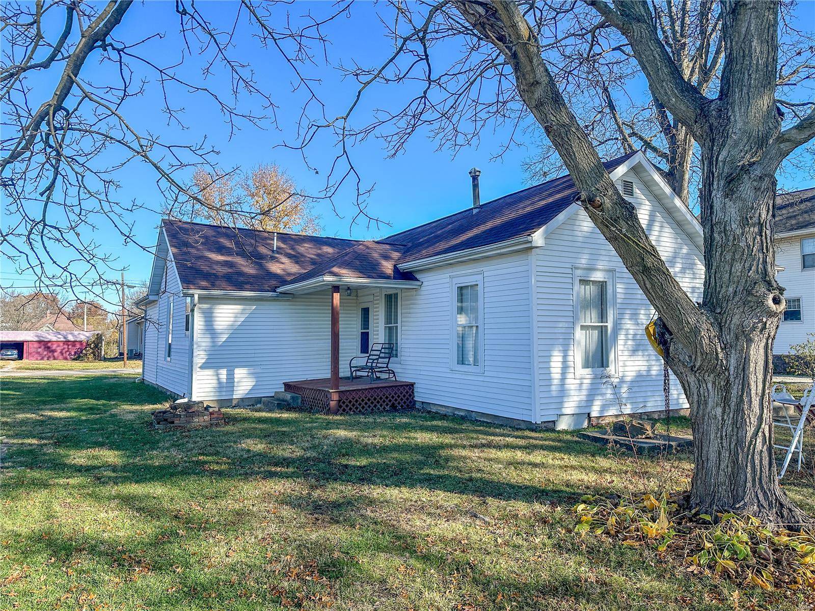 Carlinville, IL 62626,409 E 2nd South ST