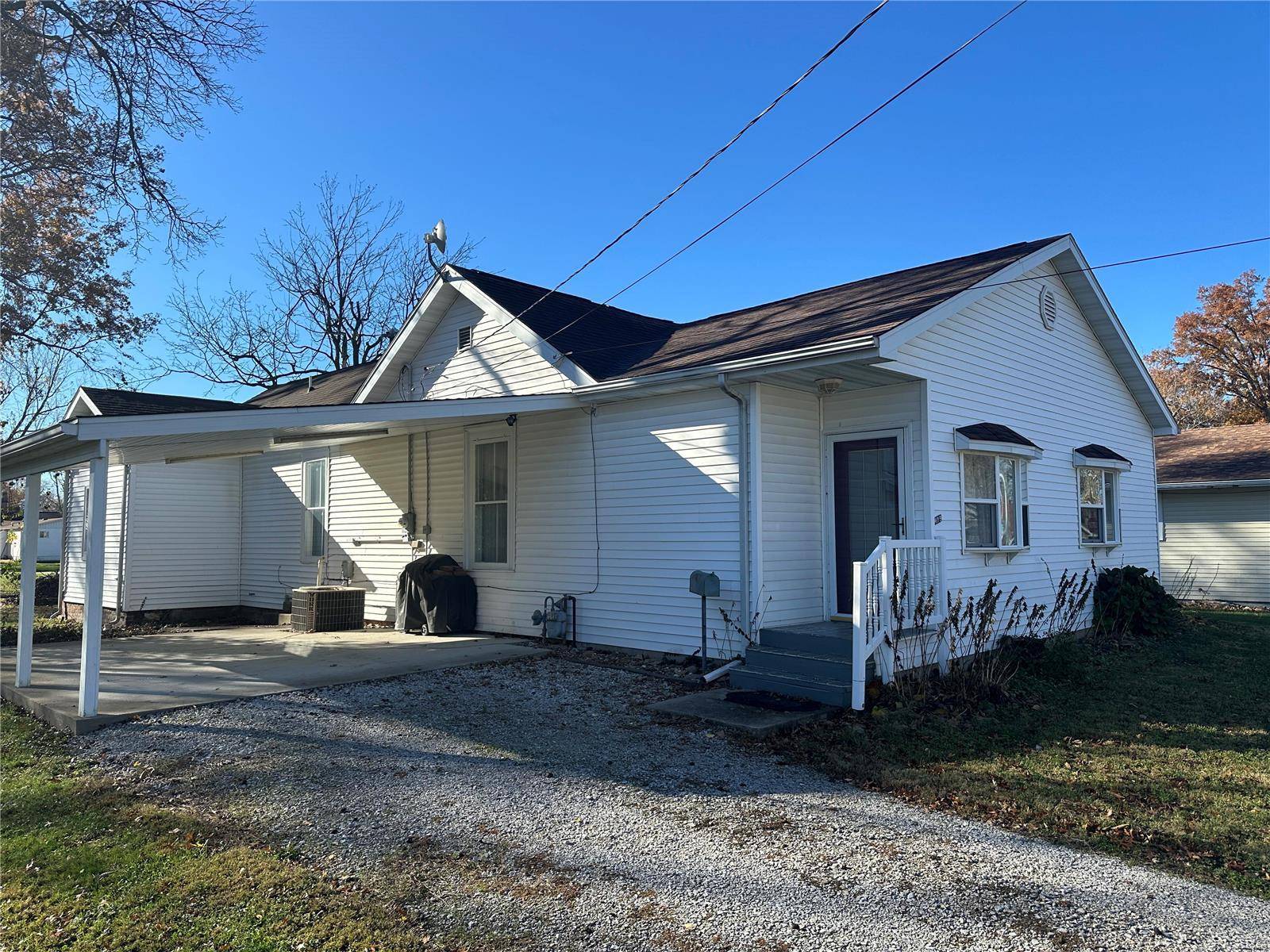 Carlinville, IL 62626,409 E 2nd South ST