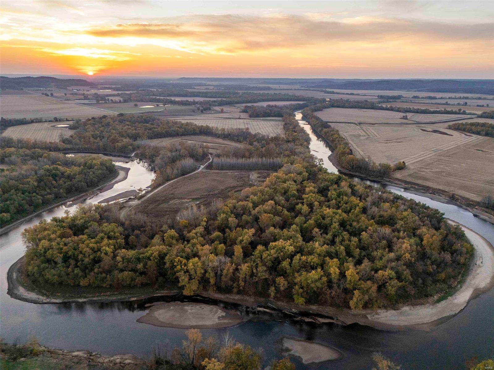 Louisiana, MO 63353,4432 MO-79