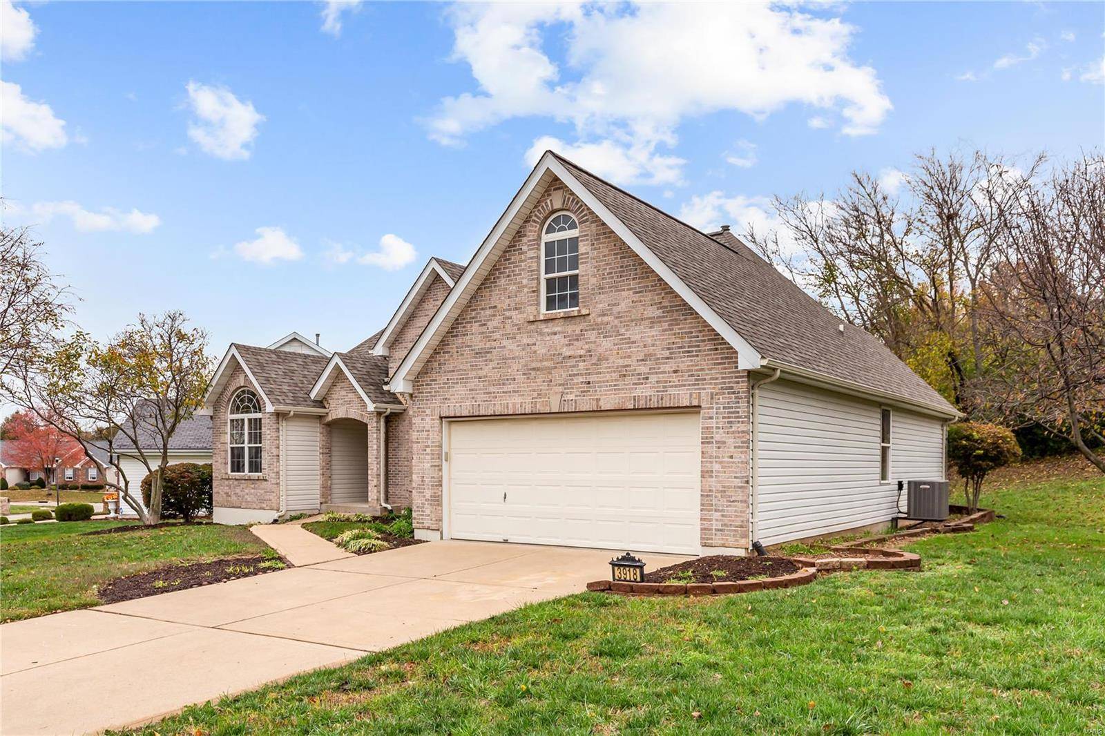 St Charles, MO 63304,3918 White Rose LN