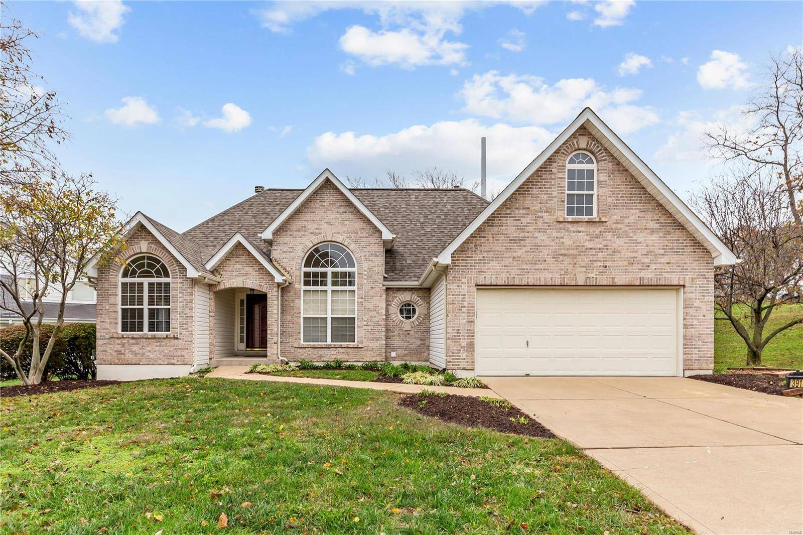 St Charles, MO 63304,3918 White Rose LN