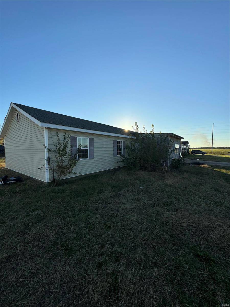 Kennett, MO 63857,503 SageBrush LN