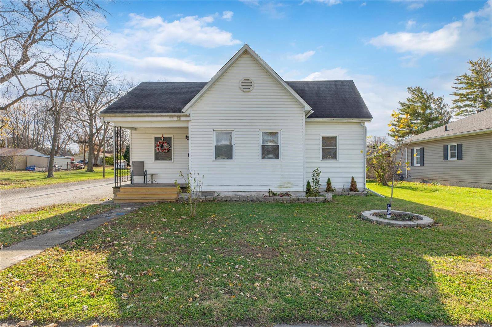Carrollton, IL 62016,821 S Main St