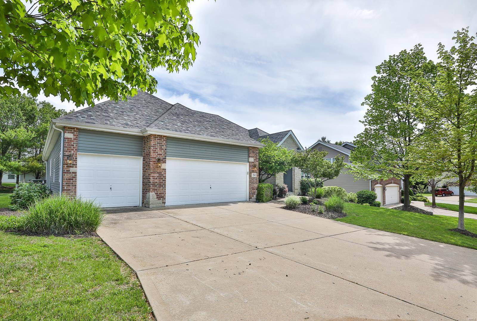 St Peters, MO 63376,203 Vista Pointe CT