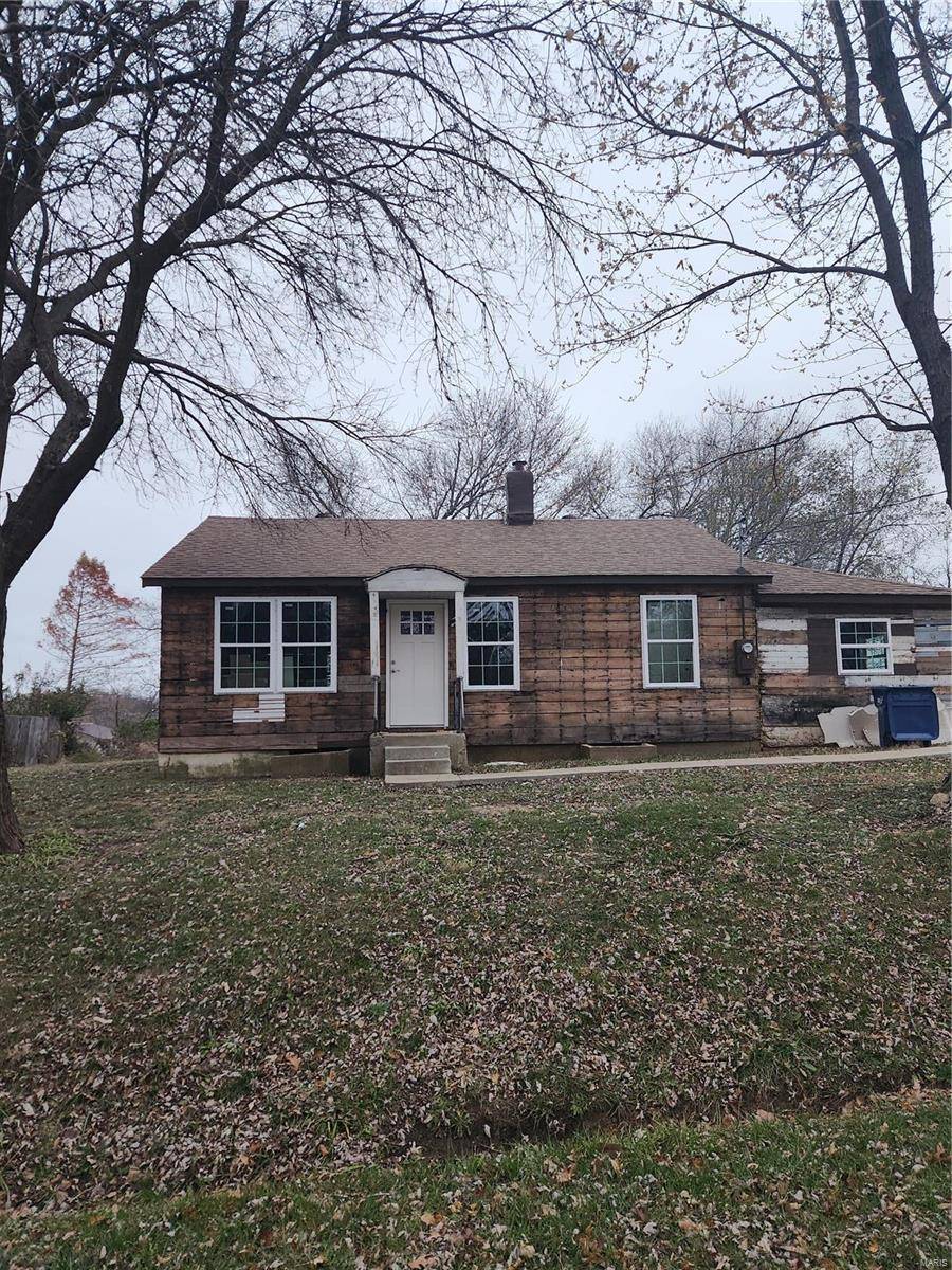 Dixon, MO 65459,303 S Pine ST