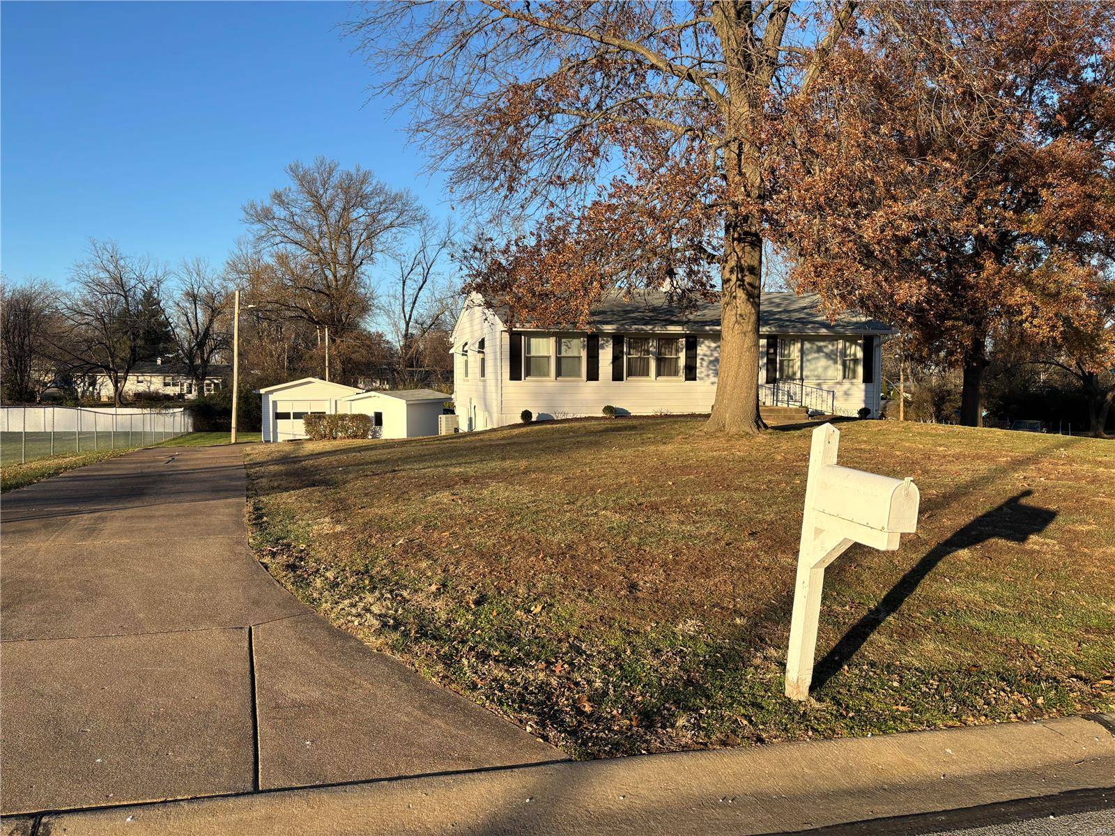 Ellisville, MO 63011,1355 Clarkson DR