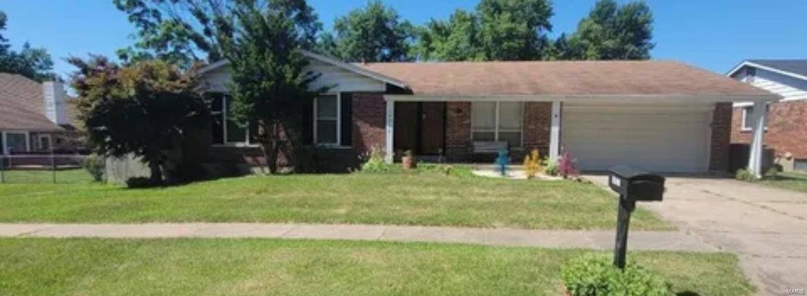 Florissant, MO 63034,14833 Frais DR