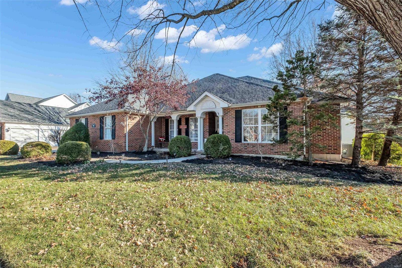 St Louis, MO 63129,6112 Clifton Oaks PL