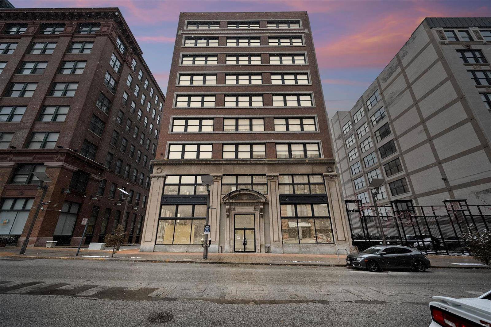 St Louis, MO 63103,1619 Washington AVE #302