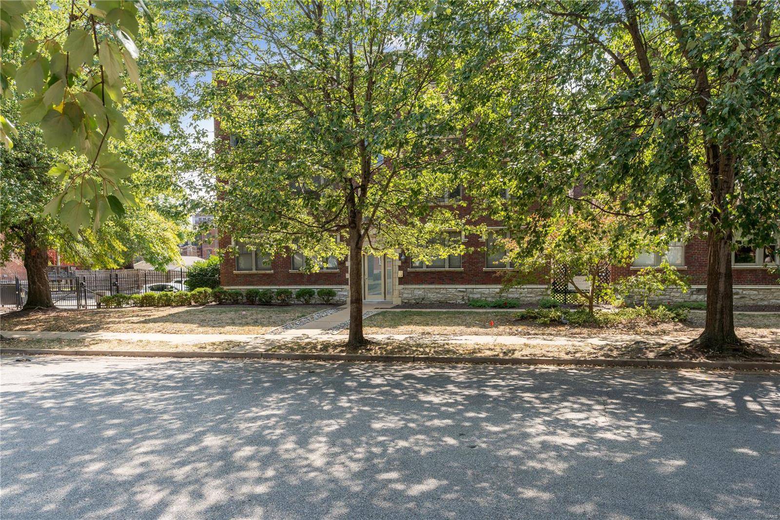 St Louis, MO 63108,4220 McPherson AVE #202