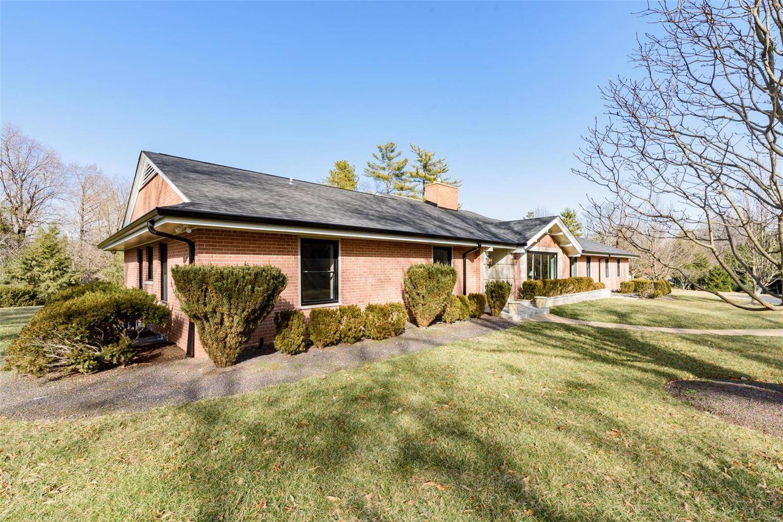 Ladue, MO 63124,10085 Litzsinger Road